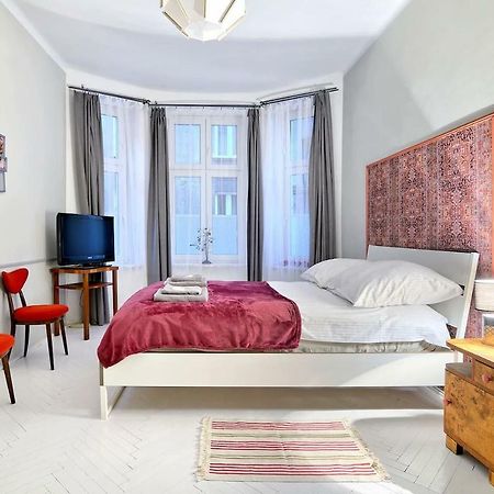 Luxury Retro Apartment, City Center, Wifi Краков Экстерьер фото