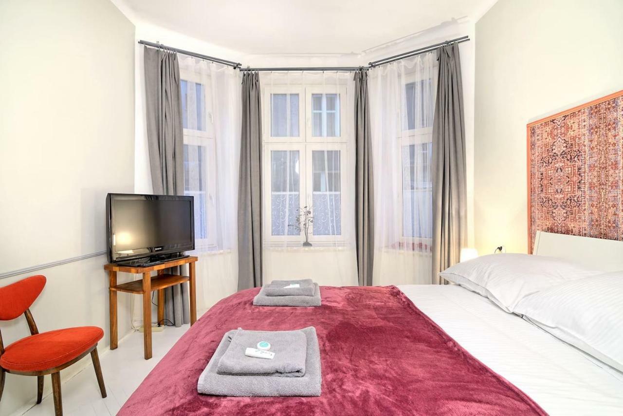 Luxury Retro Apartment, City Center, Wifi Краков Экстерьер фото