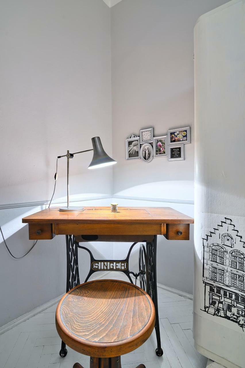 Luxury Retro Apartment, City Center, Wifi Краков Экстерьер фото
